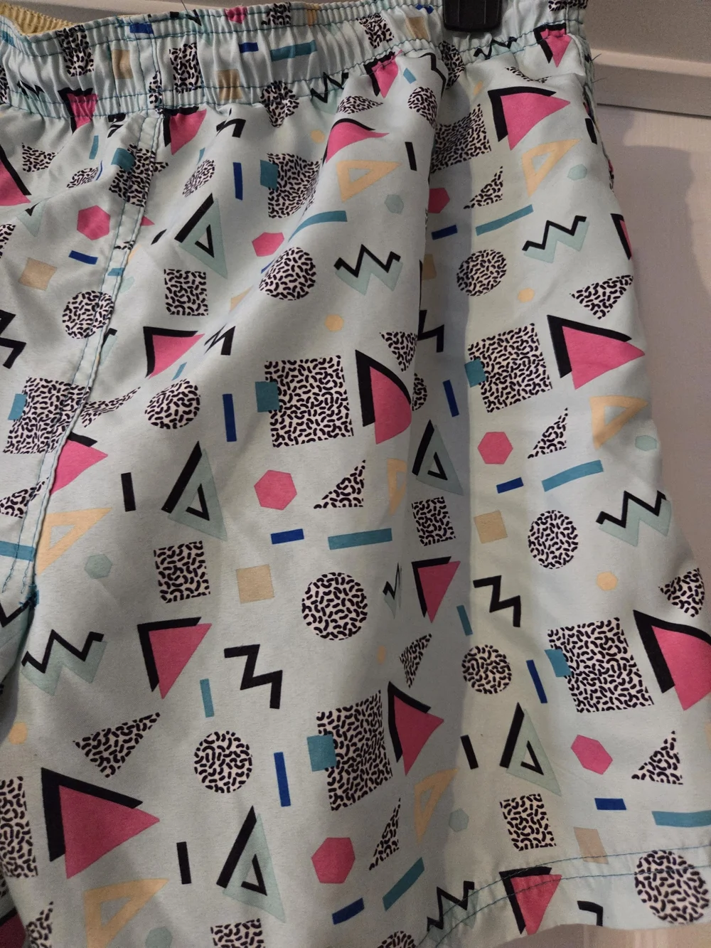 Broken threads mens L large swim suit trunks in retro 1980s style pattern